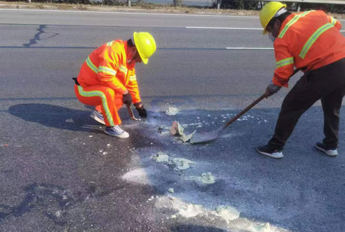 定安公路下沉注浆加固